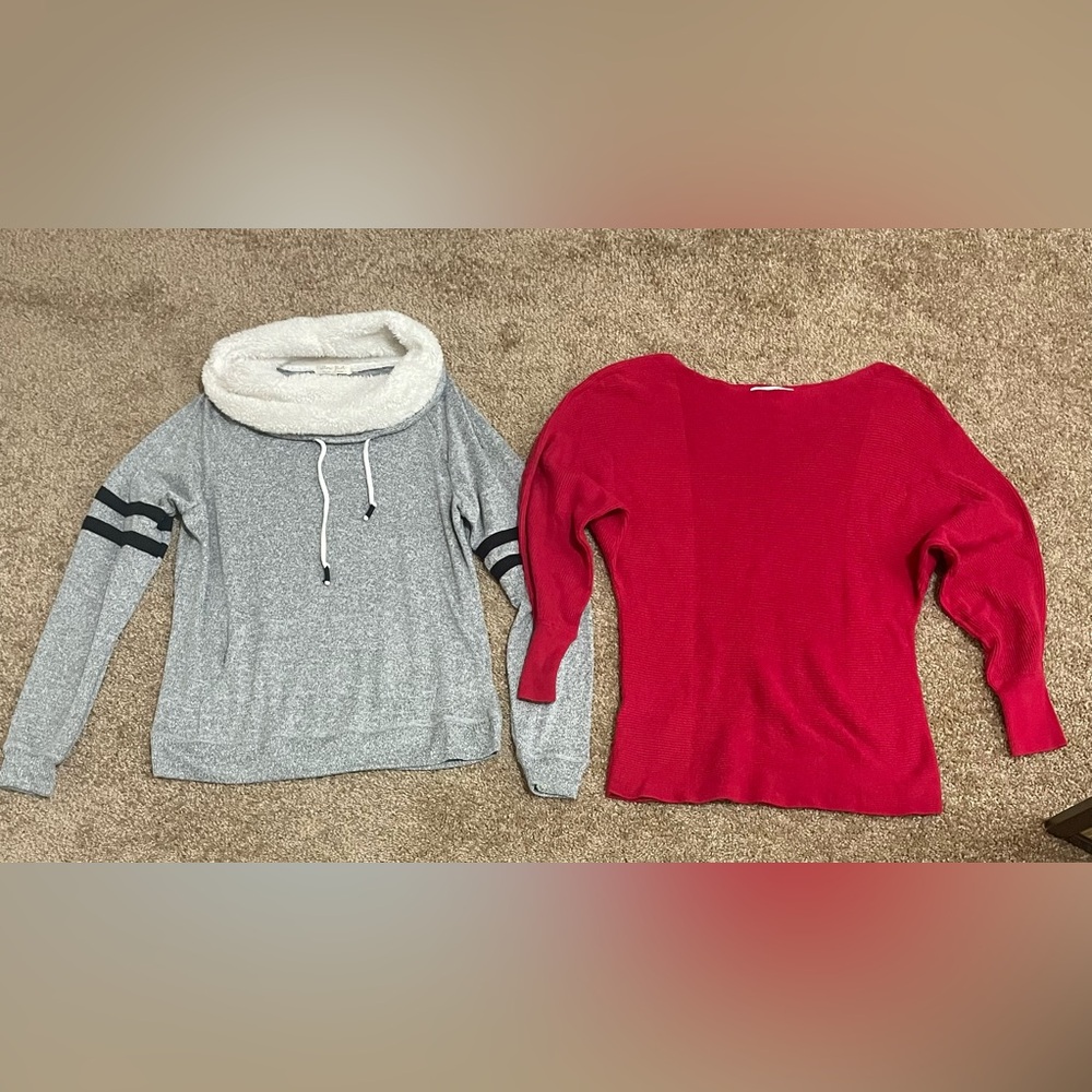 2pc Bundle Women’s Small Gray and Red Ribbed Sweater Set